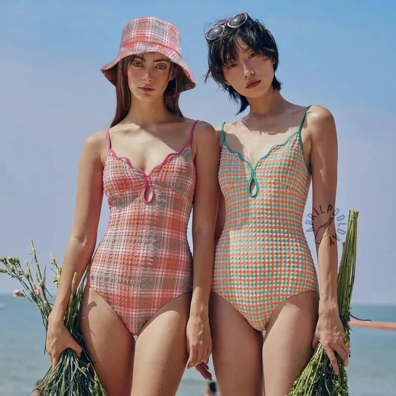เกาหลีเซ็กซี่น่ารัก One Piece ชุดว่ายน้ํา 2025 ผู้หญิงลายสก๊อตชุดว่ายน้ําหญิง Monokini Lace Up กลับ Halter ชุดว่ายน้ําเบาะ Beachwear