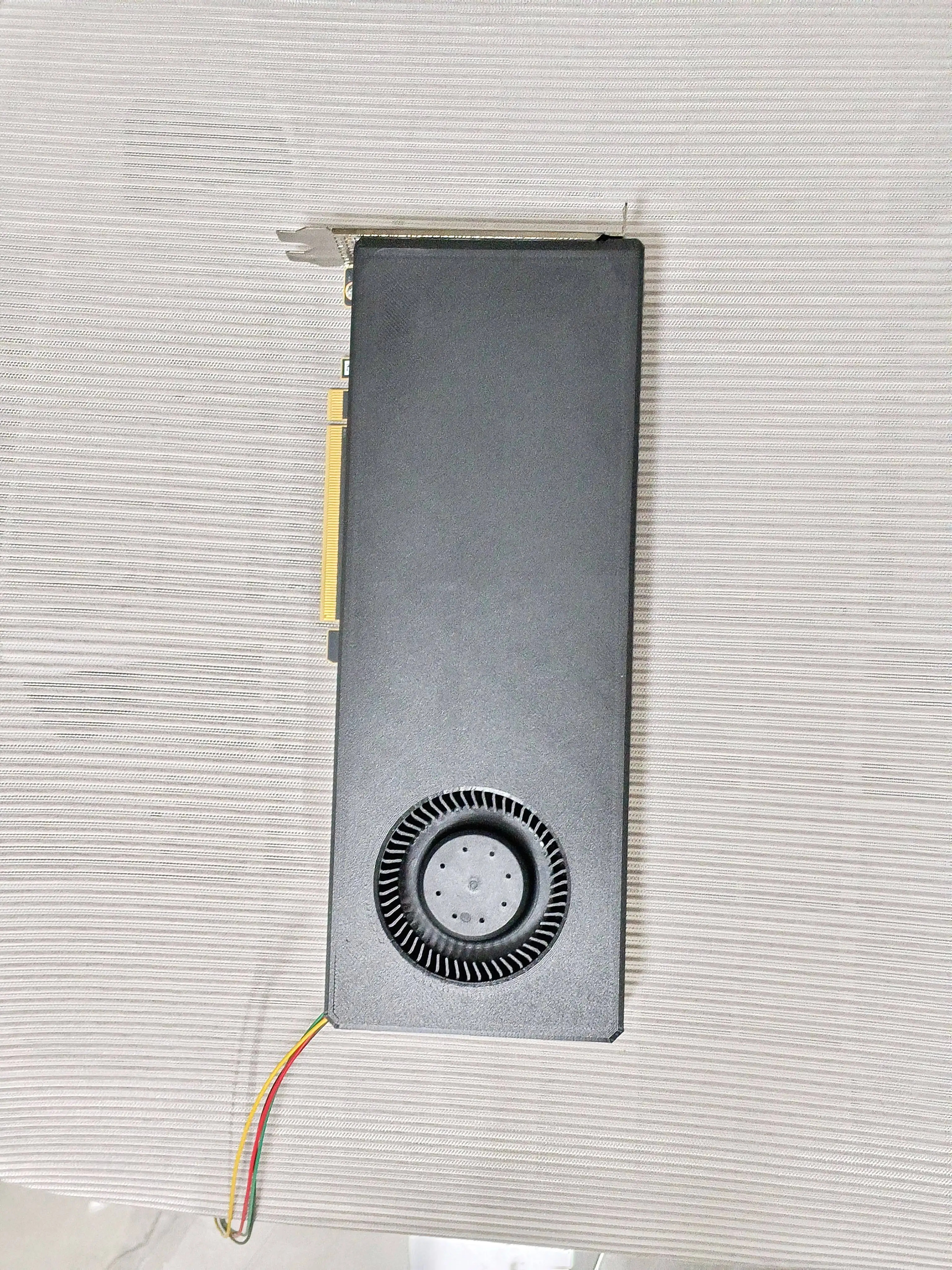 MI50 32G Has A Built-in Turbine, Brushes The Video Output, and Presses Down To Dissipate Heat