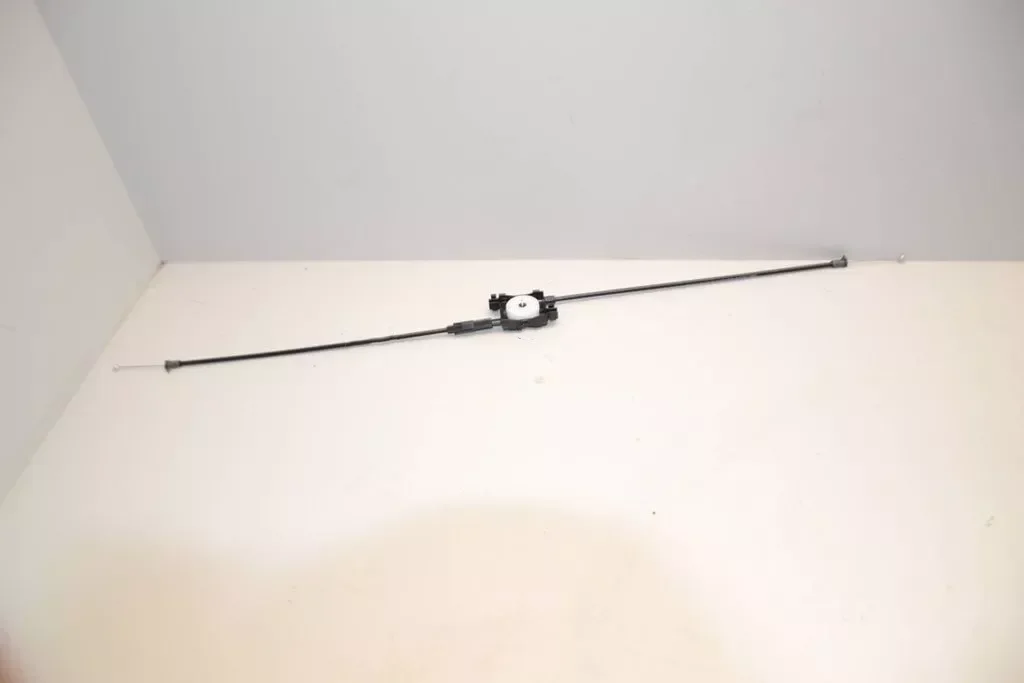 

Трос открывания капота OEM для Audi Q3 2019-2025, артикул 83A823531