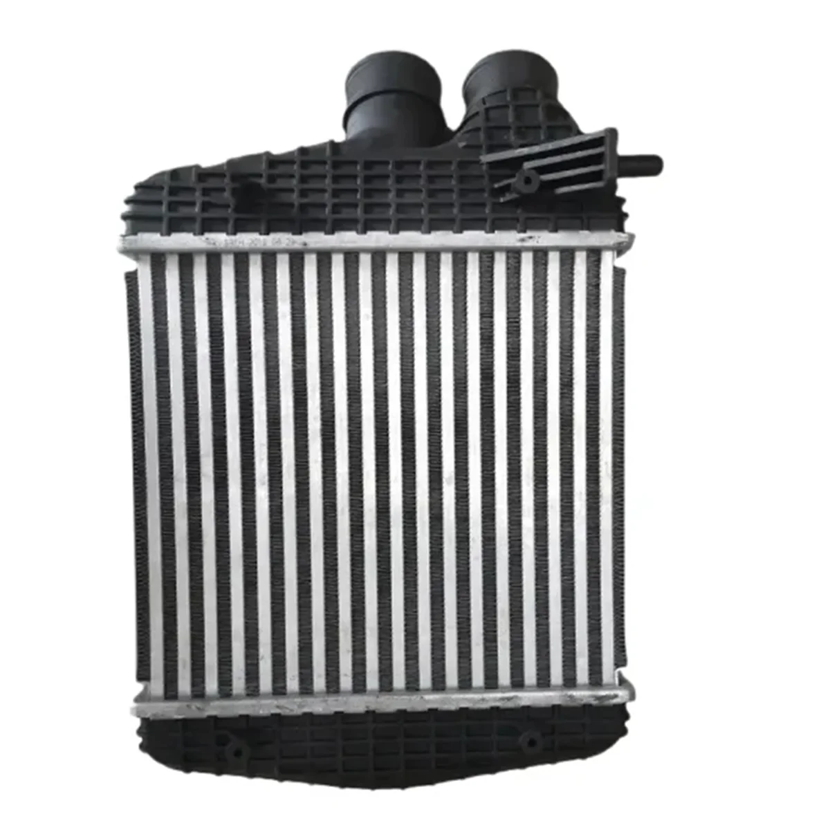 Car Left Center Radiator Intercooler Part Number 670035636 670035635 for Maserati GHIBLI Quattroporte Levante