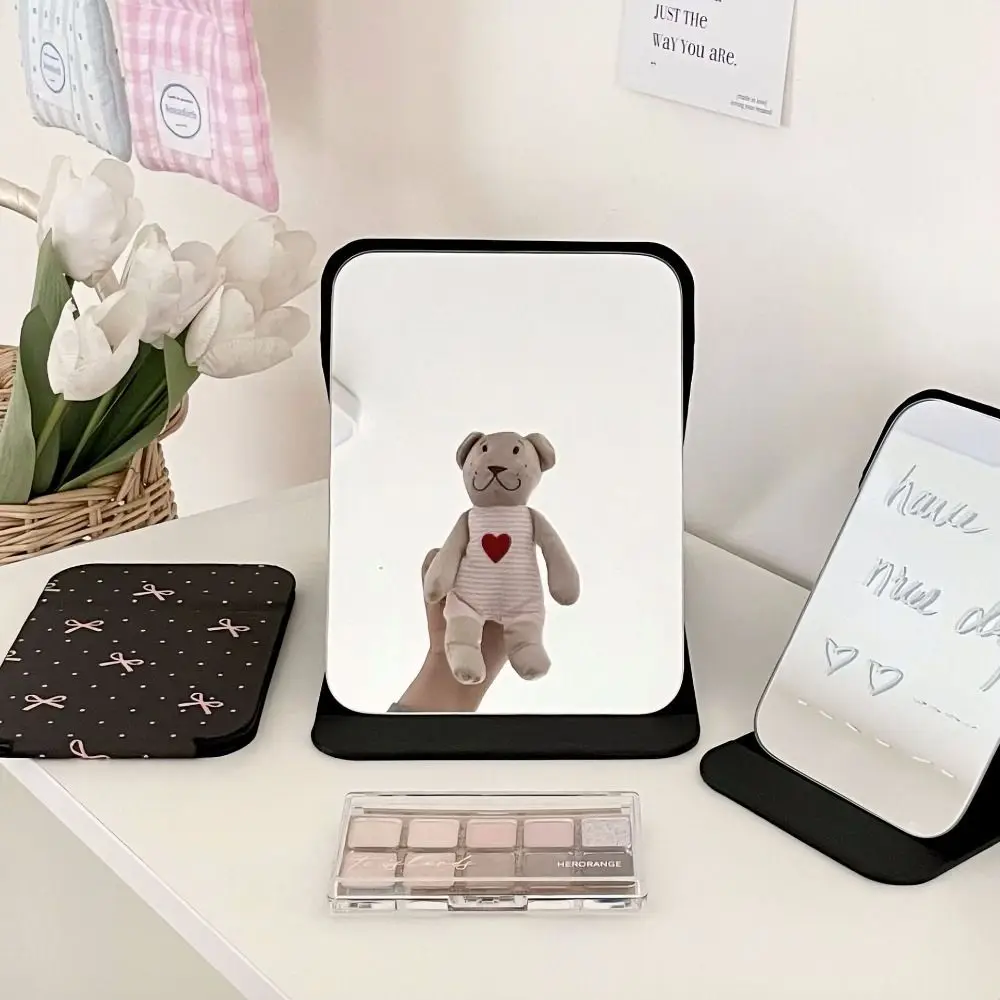 Pu-Leder-Desktop-Standspiegel, rosa Schleife, kompakter Kosmetikspiegel, zusammenklappbarer Make-up-Spiegel, leicht, leicht zu tragender Kosmetikspiegel