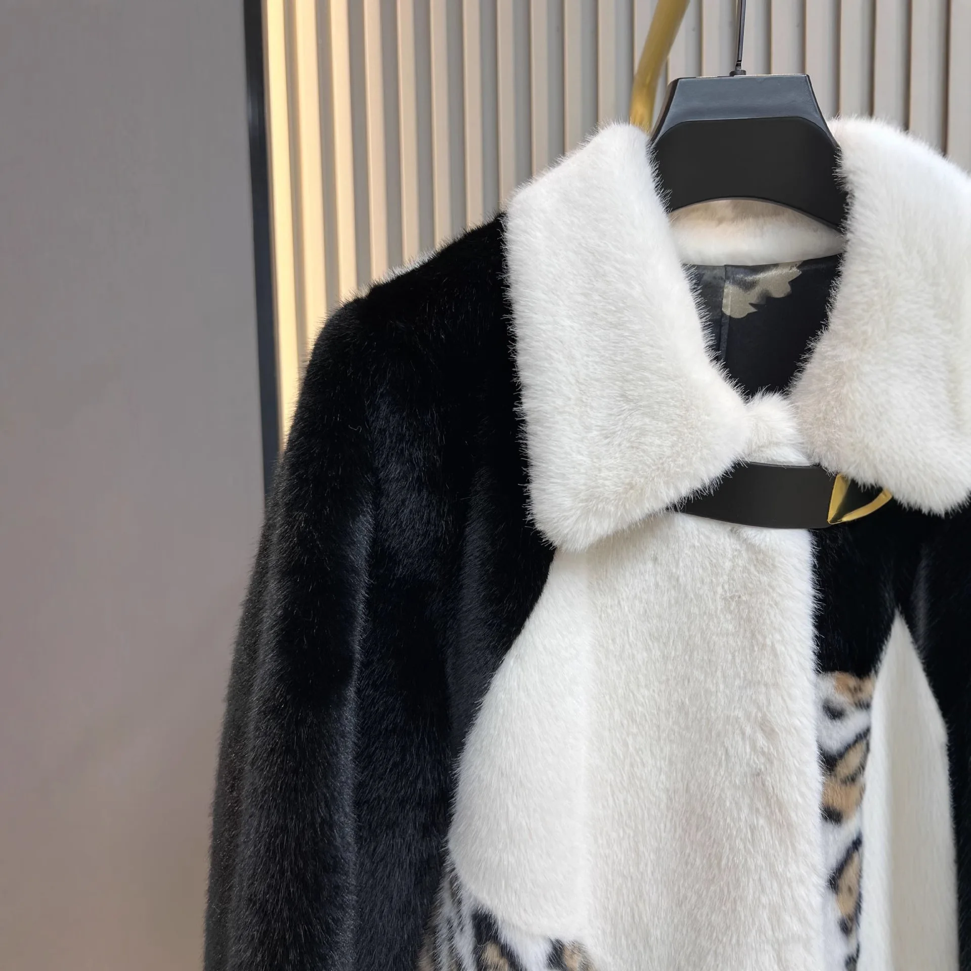 2025 Winter New Leopard Print Color-Block Long Faux Fur Coat for Women Fashion Thickened Warm Overcoat Fluffy Jacket