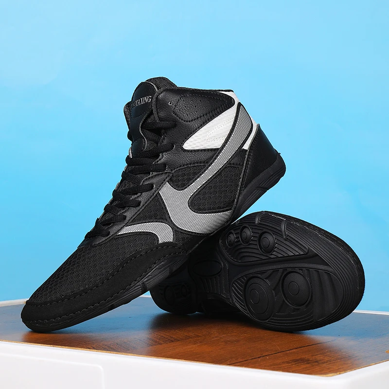 

Роскошные брендовые боксерские ботинки для мужчин, черно-белые боевые ботинки, мужские борцовские туфли высшего качества, мужские дизайнерские кроссовки для тренировок в тренажерном зале