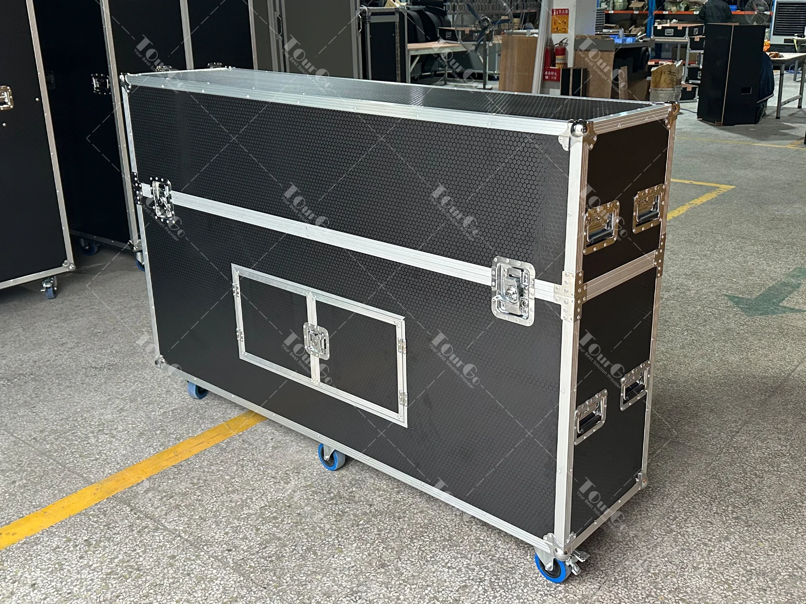 75inch LCD/LED/Plasma TV Lift Flight Case With Double Lifting Post and Integral Cover