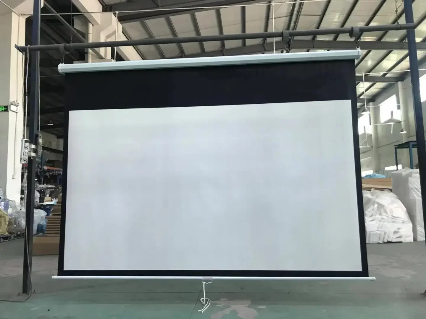 New Home Theater Roll Up Manual Projector Screen Newest 120