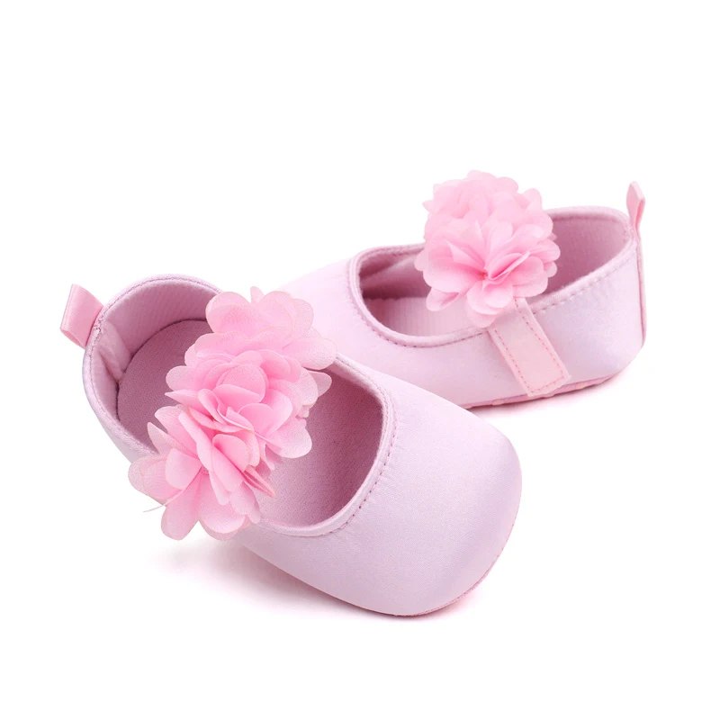 حذاء سفلي غير قابل للانزلاق على شكل زهور للأطفال الصغار ، حذاء مشاية لأول مرة ، لون سادة ، نعل ناعم ، سرير للأطفال ، أميرة ، رضع ، فتيات أطفال ، 0-18 شهر