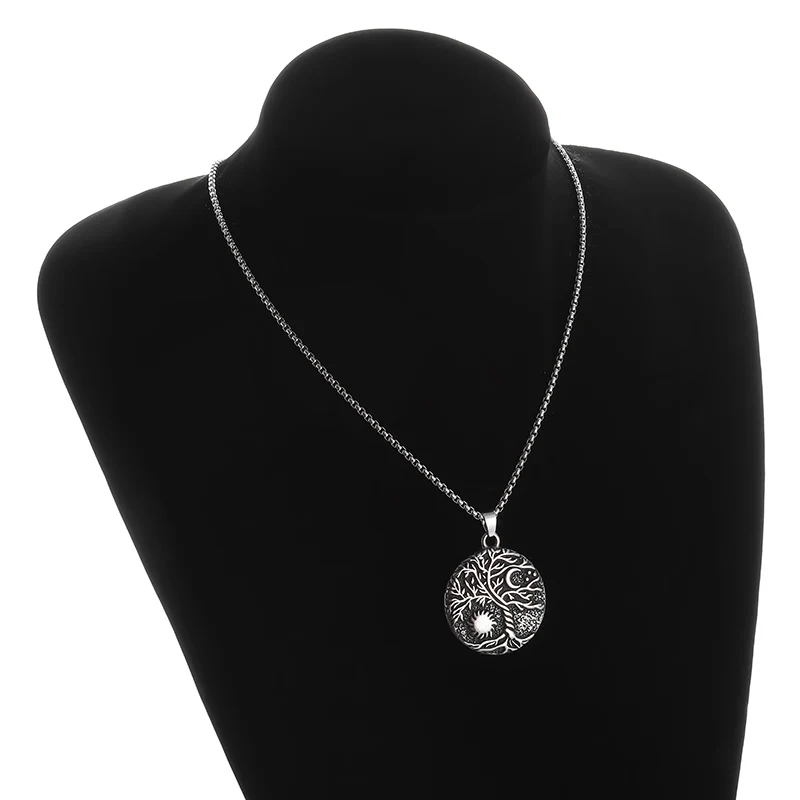 Vintage Tree of Life Pendant Necklace Celtic Knot Sun and Moon Rune Pendant Men\'s Nordic Jewelry Gift