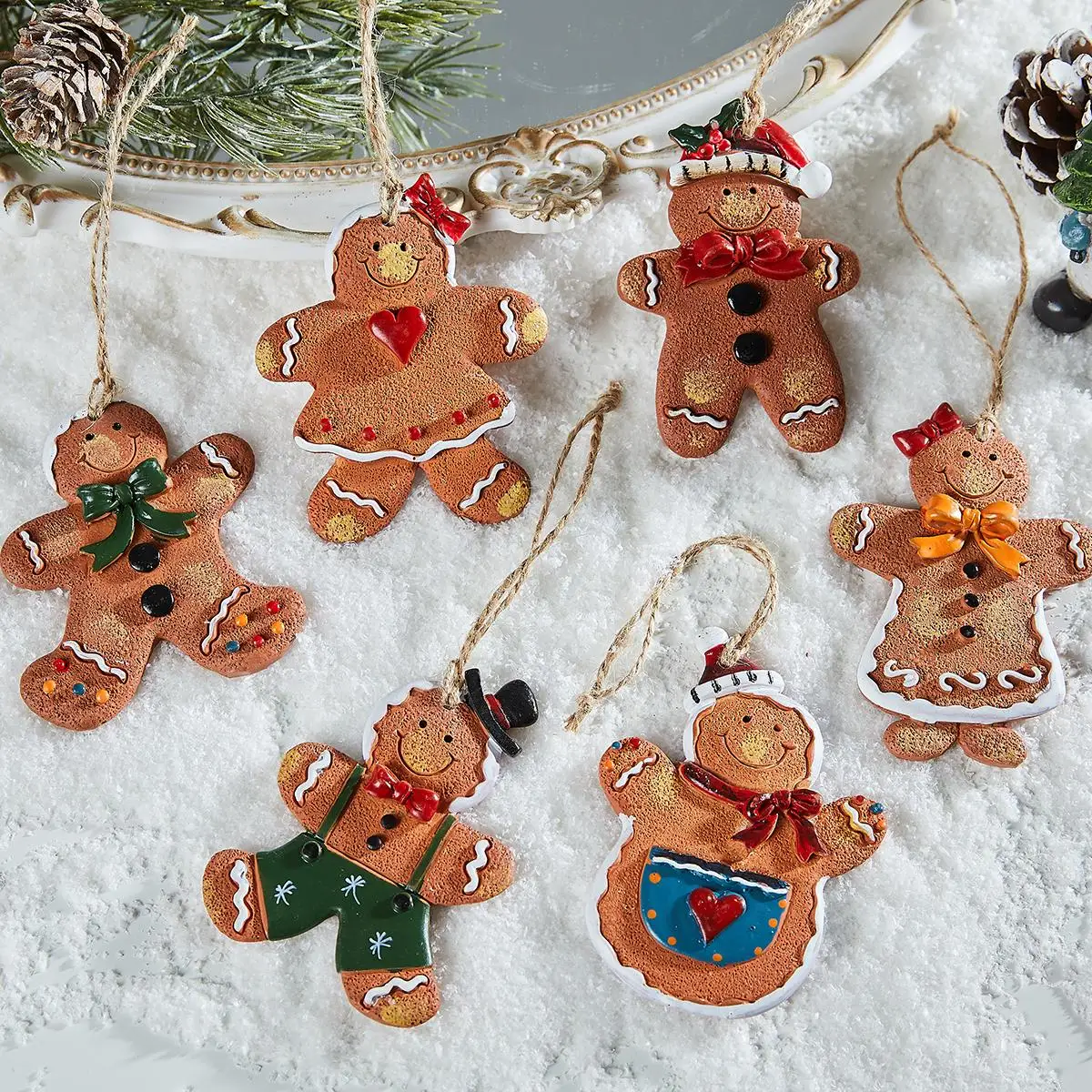 

Christmas Ornaments Resin Gingerbread Man Small Pendant Christmas Tree Pendant Cute Little Pendant Scene Arrangement Props