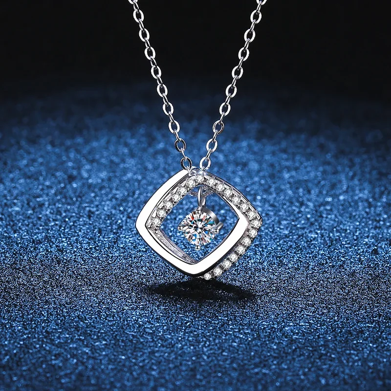 0.3ct 4mm Beating Heart Moissanite Necklace for Women Girls Geometric Pendant 100% S925 Sterling Silver Jewelry Wholesale