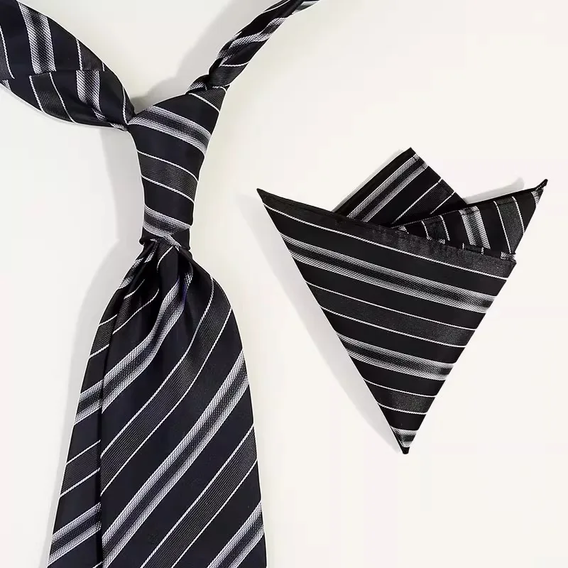 เน็คไทน้ําหนักเบาตัดอิตาลีขนาด 8.5 ซม. - ลายทางสีดําทึบหรูหราสําหรับผู้ชาย, British Professional Edge และสไตล์สูทลําลองอัจฉริยะ