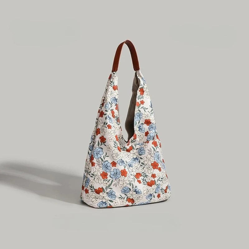 

Leisure and Fashion Small Floral Women's Shoulder Bag Practical Multi Functional Handheld Sail Bag