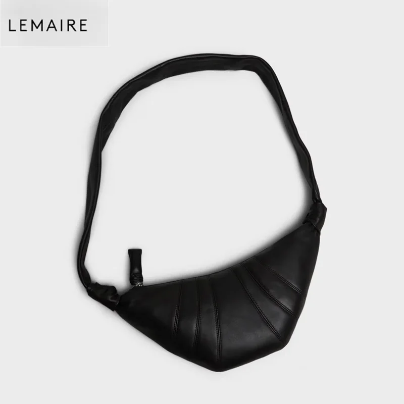 LEMAIRE Umhängetasche aus Lammfell, neutral, locker, gebogenes Horn, einzelne Umhängetasche, Futter,