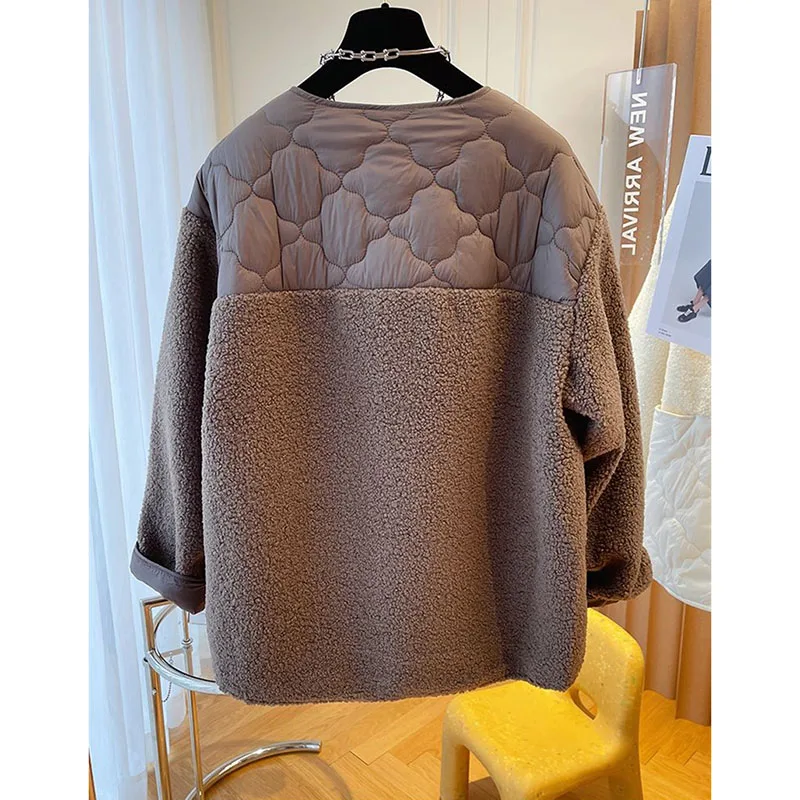 New 2024 Design Sense Loose Round Neck Splicing Lamb Wool Coat Women's Autumn Winter Cotton Jacket Fashion Warm Top Coats Female