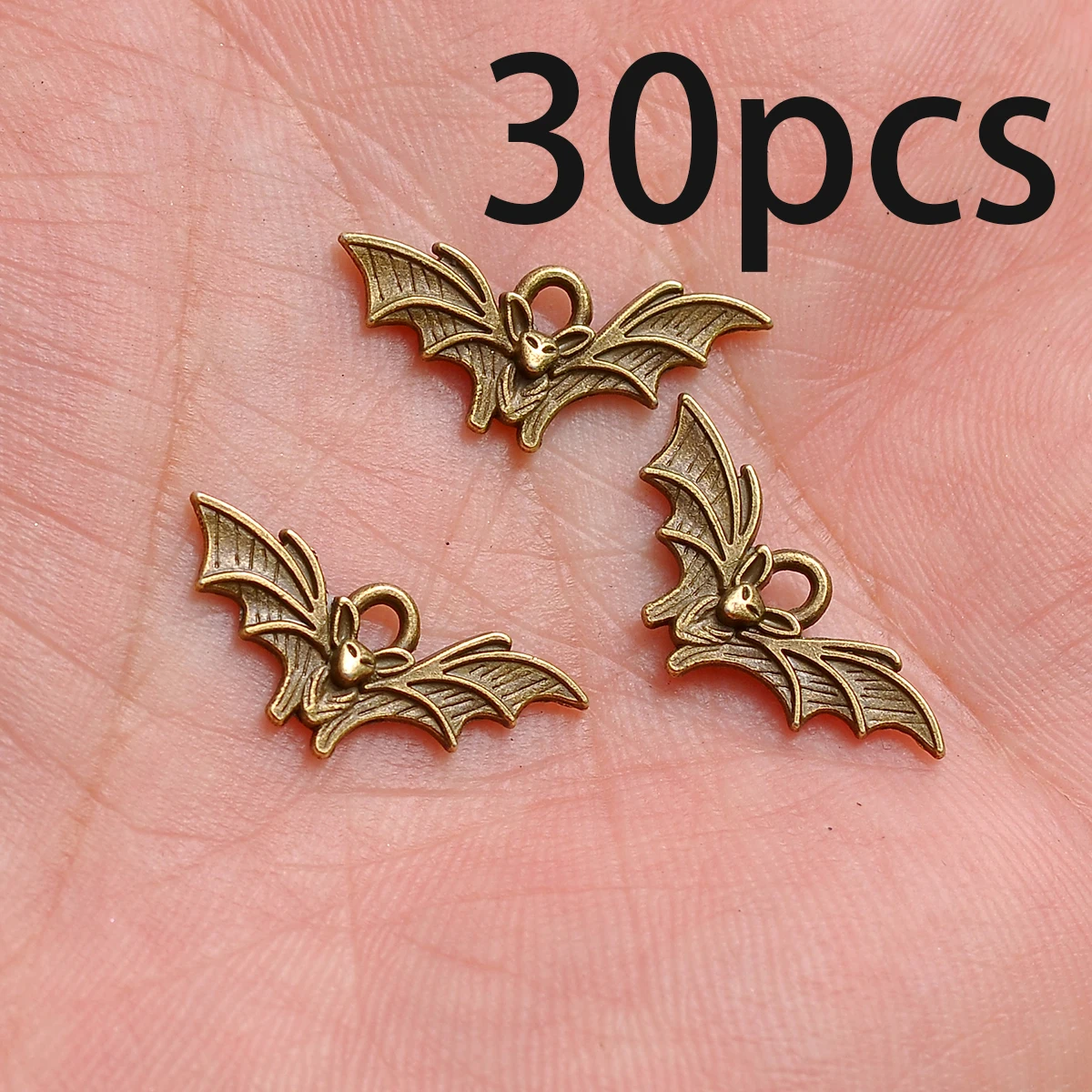30-Piece Set of Vintage Bat Charms, Available in Two Colors, with a Three-Dimensional Winged Design, Suitable for DIY Bracelets, Necklaces, and Earrings, Handmade Beaded Decoration Accessories