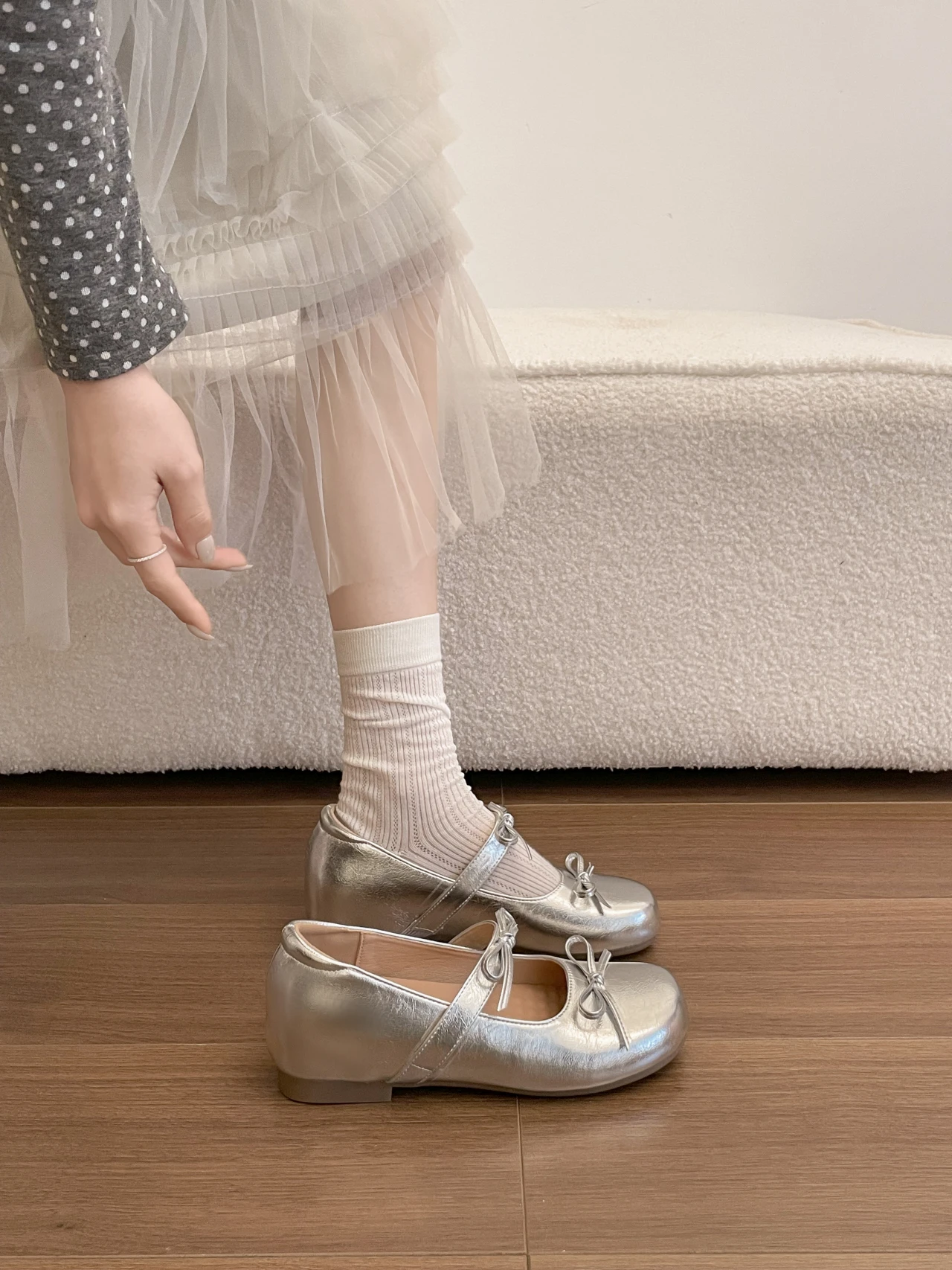 バレエスタイル-シルバー-メリージェーン-フラットシューズ-レディース-春夏-ファッション-身長アップ-カジュアル-スリッポン-ラウンドトゥ-ラバーソール