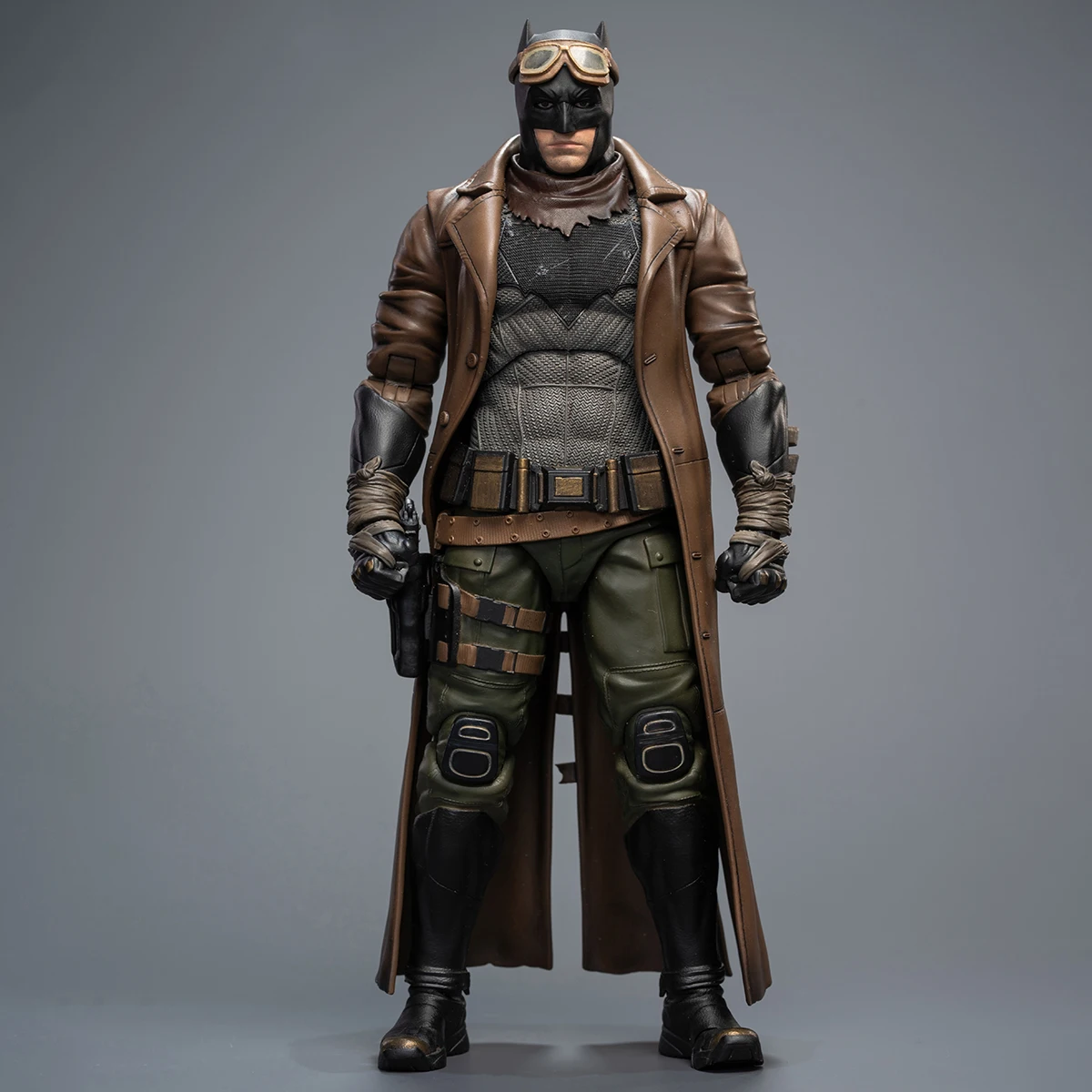 HiPlay Fondjoy 1/9 Batman vs. Superman Knightmare Desert Batman Action Figures