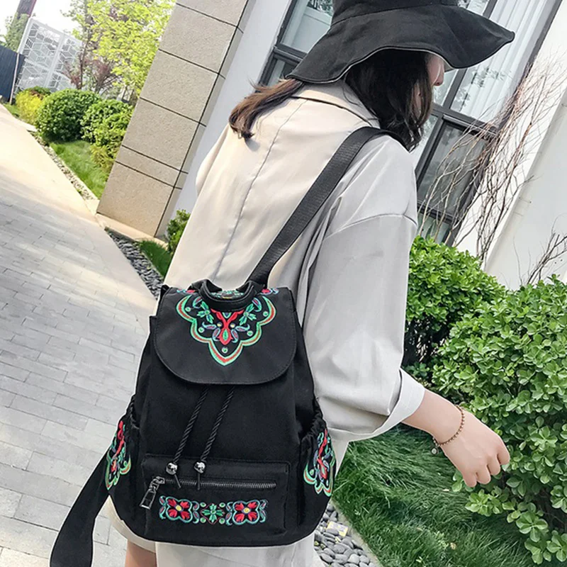 Mochila étnica bordada para mujer, bolso de mariposa, mochila Retro de nailon para Estudiante Universitario