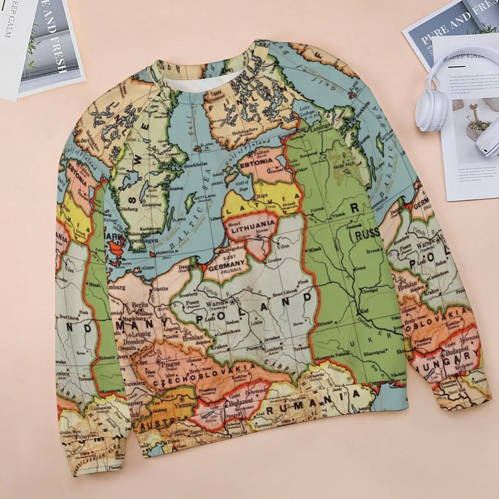 Vintage Map of Europe Hoodies Women Long-Sleeve European Map Y2k Casual Hoodie Winter Street Wear Oversized Custom Sweatshirts