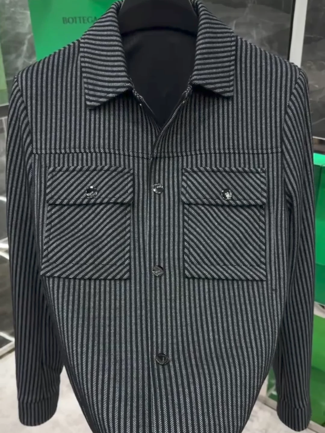 

Высококачественная комфортная мужская куртка в клетку с воротником-стойкой, осенняя, модная, универсальная, стильная, трендовая, приталенная, деловая.