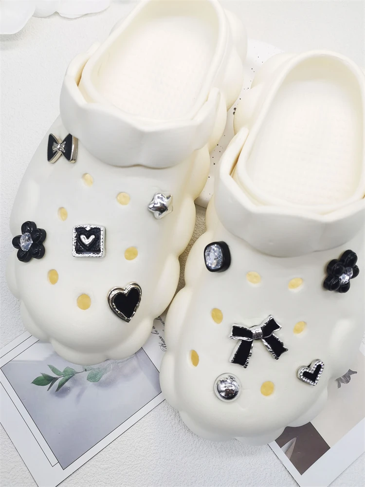 10PCS Shoe Charms ABS Decorations Accessories DIY Clog Buckle 2024 Popular Bow Design Rhinestones Floral Fit Lady Beach sandals