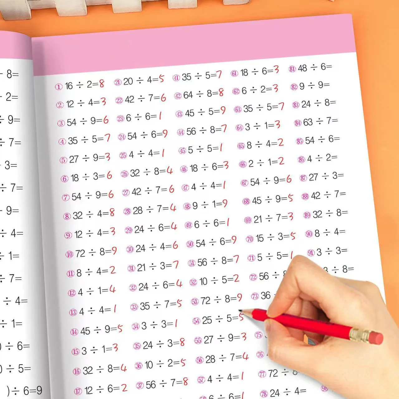 

Mixed Special Training On Mathematical Multiplication And Division For Student: Exercise Book To Stimulate Mathematical Thinking