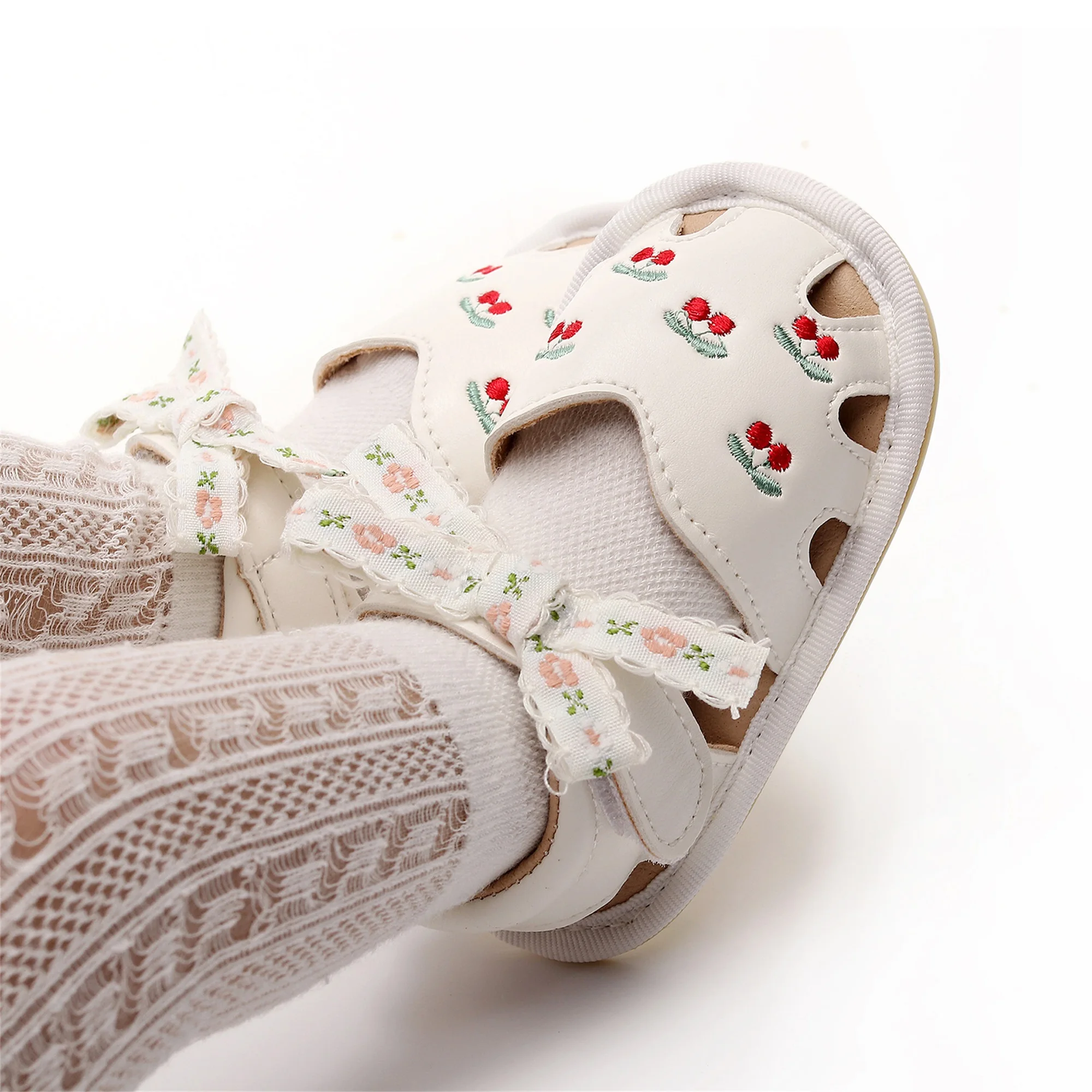 รองเท้าแตะเด็กผู้หญิงน่ารักสไตล์หนัง PU ลื่น Bowknot เชอร์รี่ฤดูร้อนรองเท้าเด็กวัยหัดเดินสําหรับสวมใส่ทุกวัน