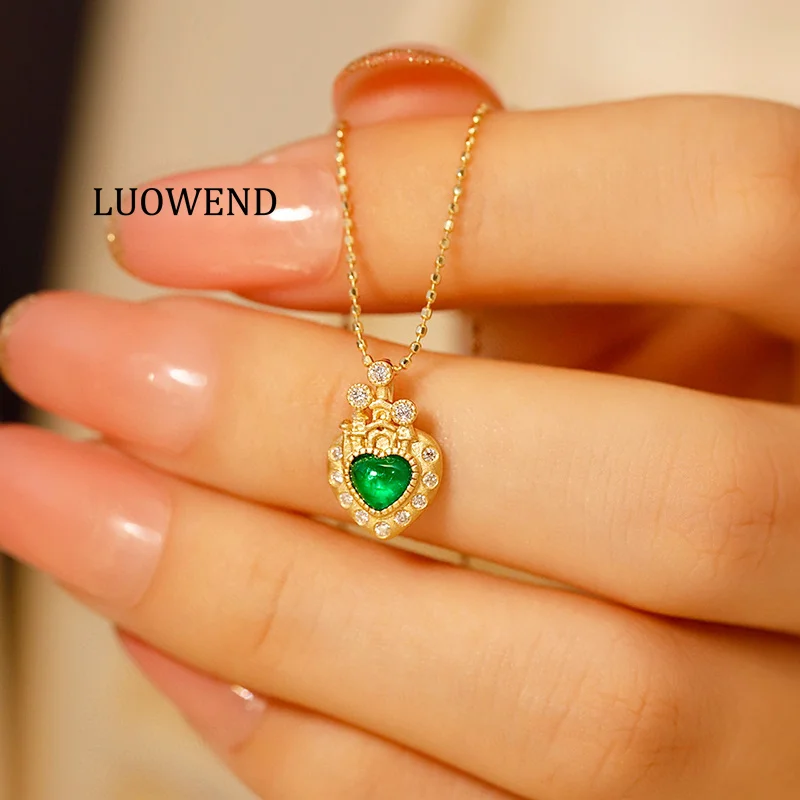 LUOWEND 18K Yellow Gold Necklace Shiny Diamond Natural Emerald Pendant Necklace for Women Romantic Heart Shape Wedding Jewelry