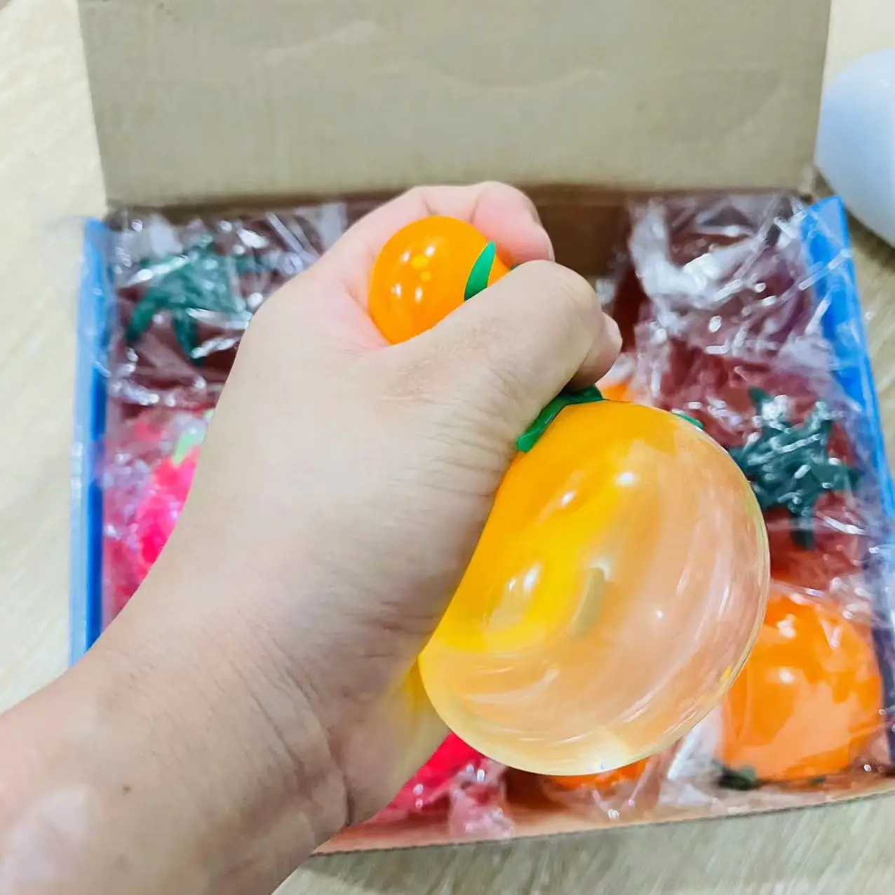 Palla di sfiato per pomodoro, palla di sfiato per spremere e decompressione, giocattolo di sfiato, giocattolo di scherzo creativo