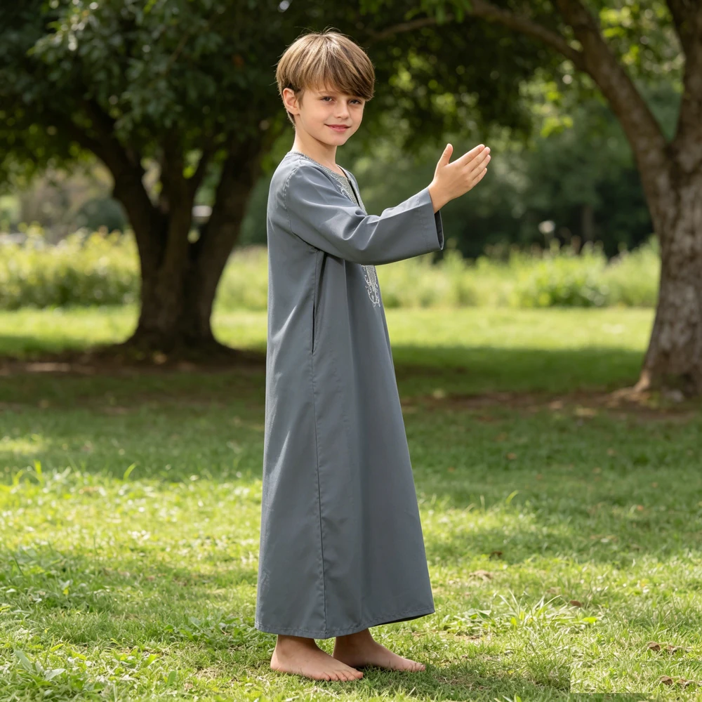 

Middle Eastern Boys Long Sleeve Embroidered Jubba Thobe Muslim Robe Kids Arab Kaftan Gown Children Islamic Prayer Dress For Boys