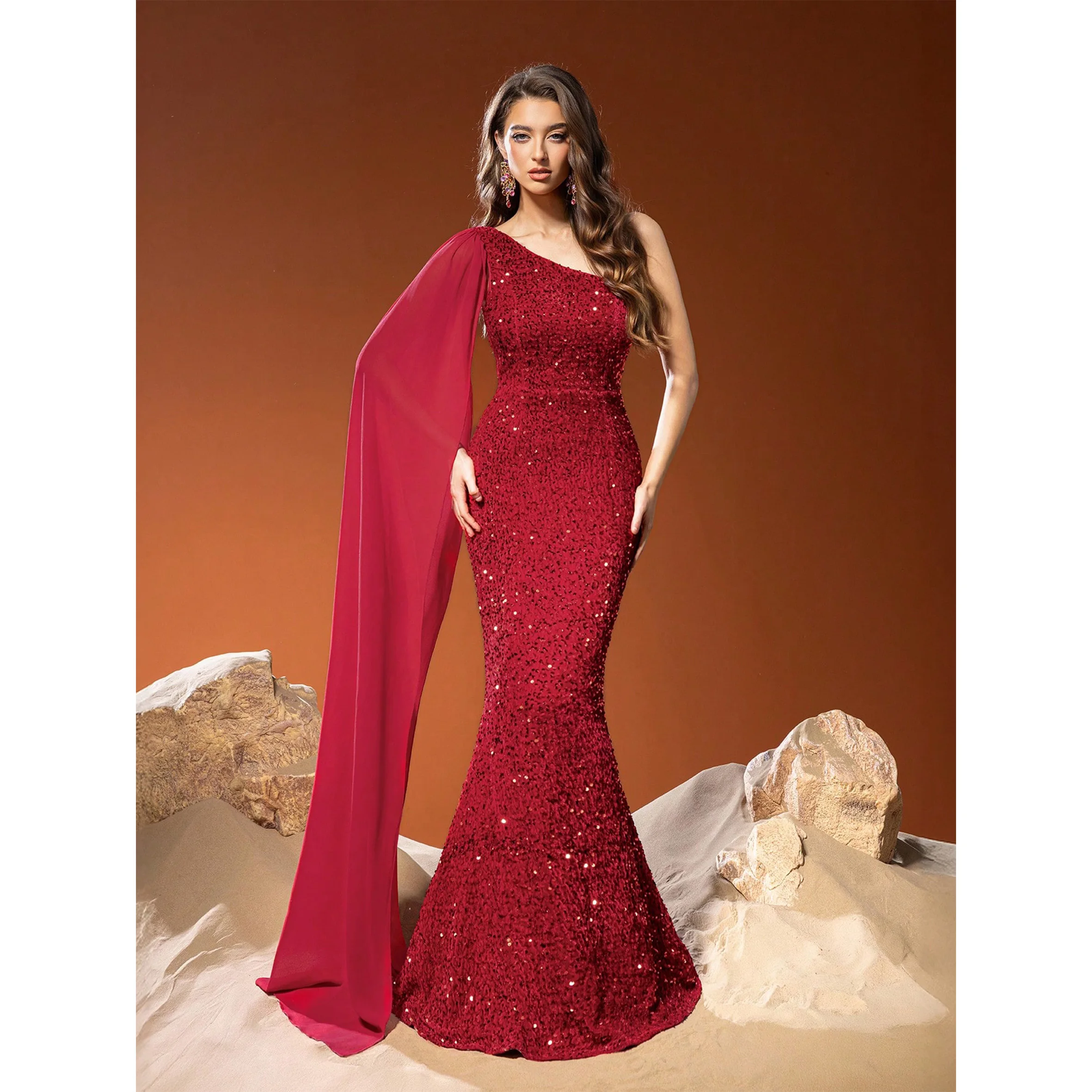 

Элегантное мерцающее платье-русалка на одно плечо с блестками — идеально подходит для роскошных свадеб, мероприятий с черным галстуком и красной ковровой дорожки.