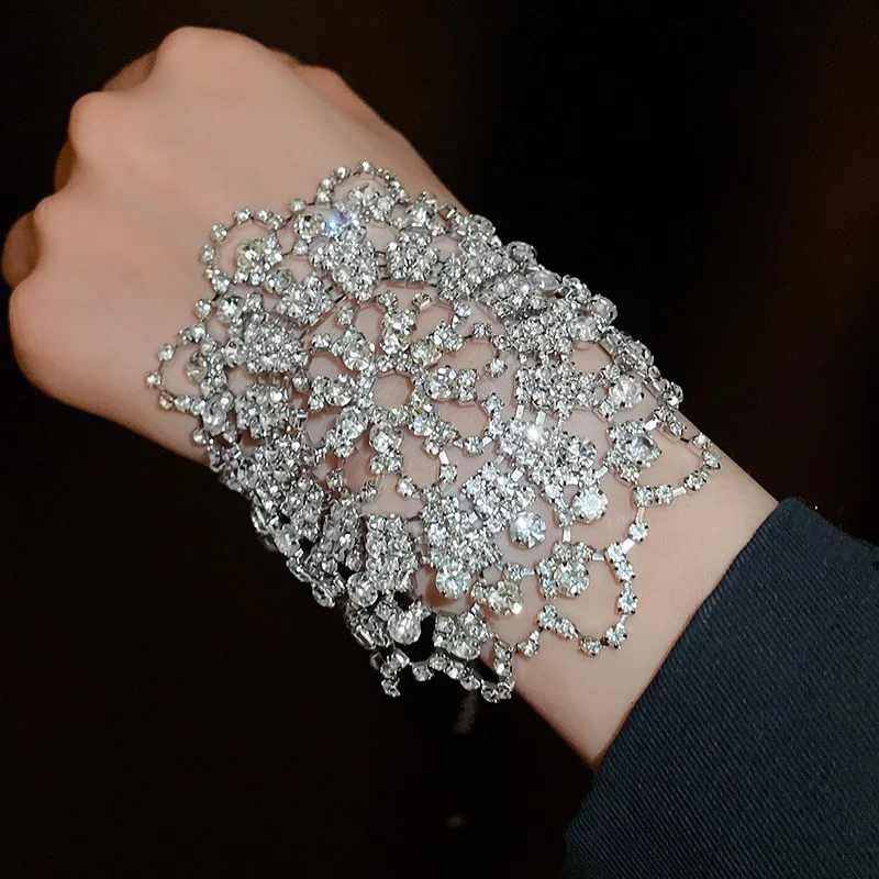 Europe and The United States Inlaid Rhinestone Pattern Bracelet Light Luxury Fashion Exquisite Party New Hand Jewelry Woman