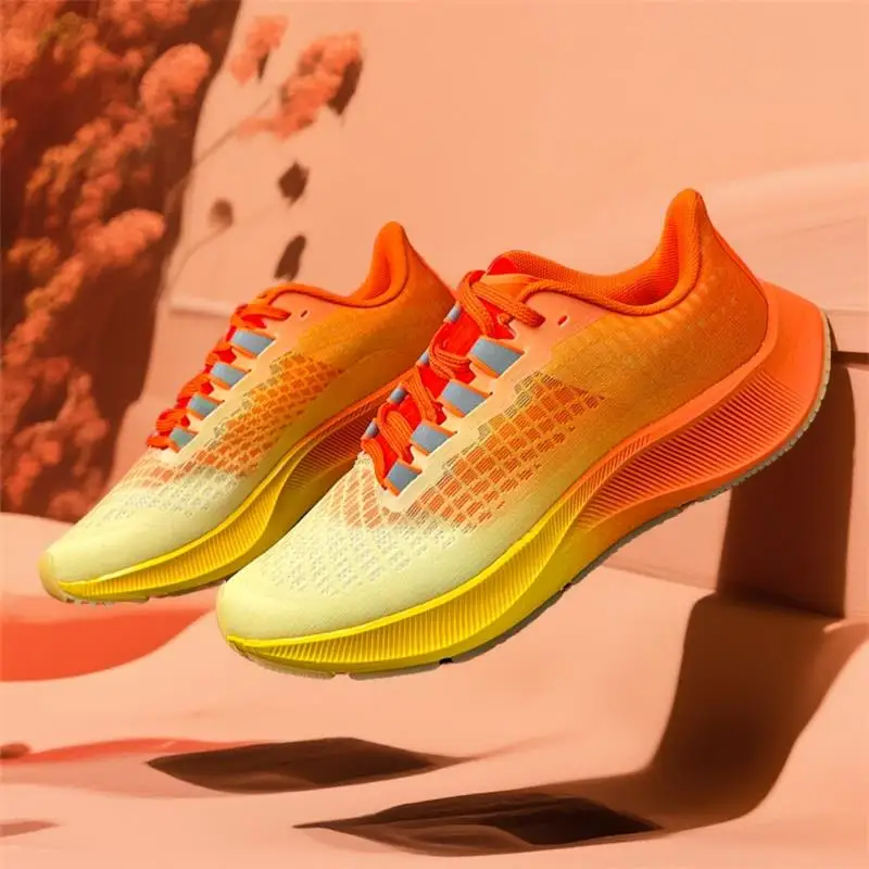 

Универсальные повседневные спортивные кроссовки, легкие, дышащие, нескользящие, подходят для бега, фитнеса и ежедневного использования.