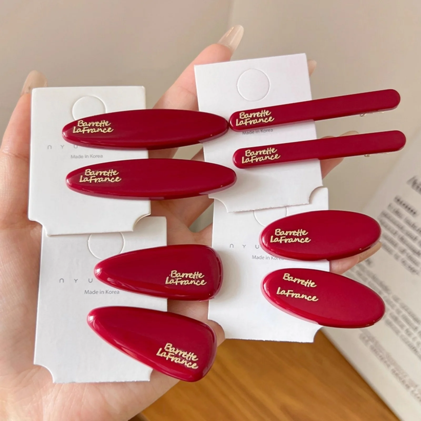 8-teiliges burgunderfarbenes Neujahrs-Haarspangen-Set, glänzende Buchstaben-Haarspangen, festliche rote Haar-Accessoires, elegantes CNY Daily Hair – Detail 3