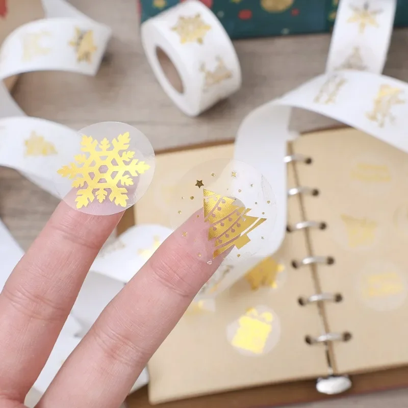 500Pcs/Roll Christmas Gold Foil Sealing Stickers Snowflakes Labels Envelop Candy Bag Lables for Baking Gift DIY Scrapbooking