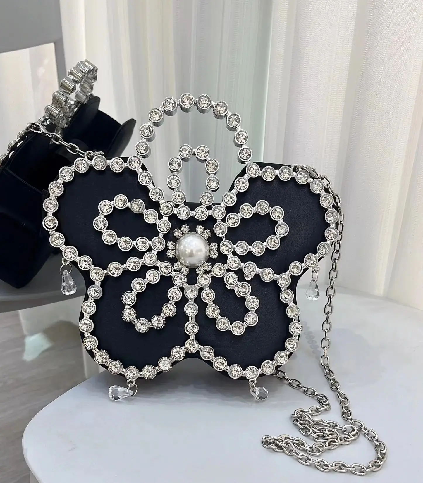 

French Fairy Shiny Diamond-encrusted Flower-shaped Handbag High-end Fashion Evening Bag Niche Design Unique Chain Bag Luxury Bag