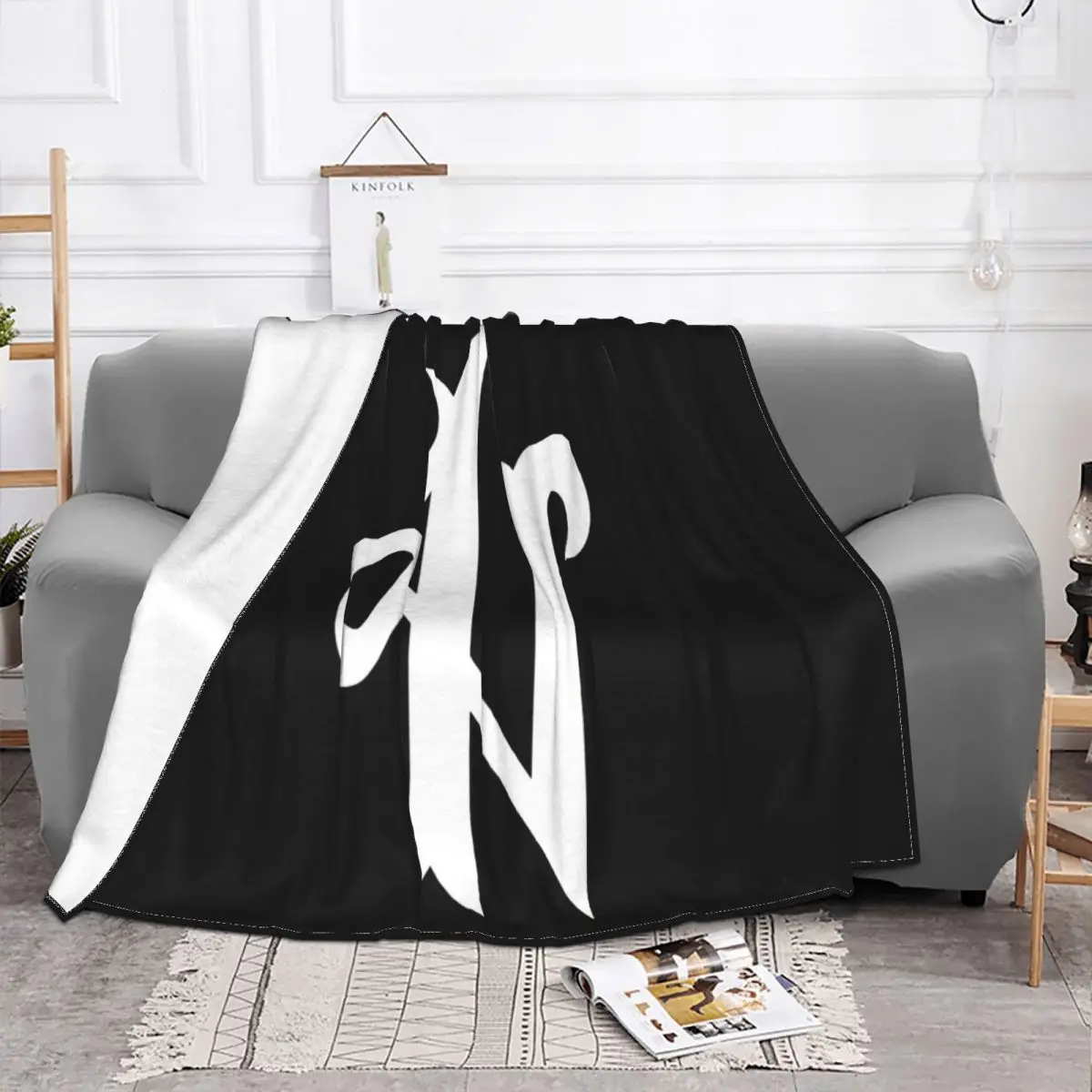 Camiseta Negra Adexe Y Nau Logo 100 Algodon Tallas S M L Xl Xxl Xxxl Halloween Throw Blanket