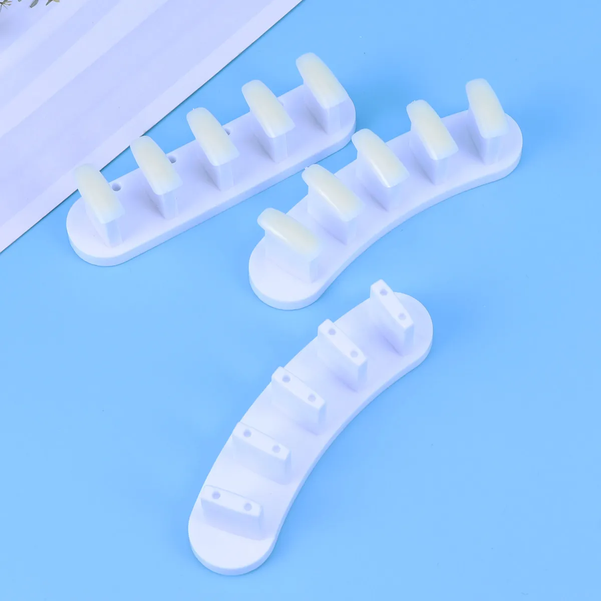 3Pcs Premium Nail Practice Rack Strong Plastic Nail Art Display Stand for Salon School Home Use Party Wedding Birthday Christmas