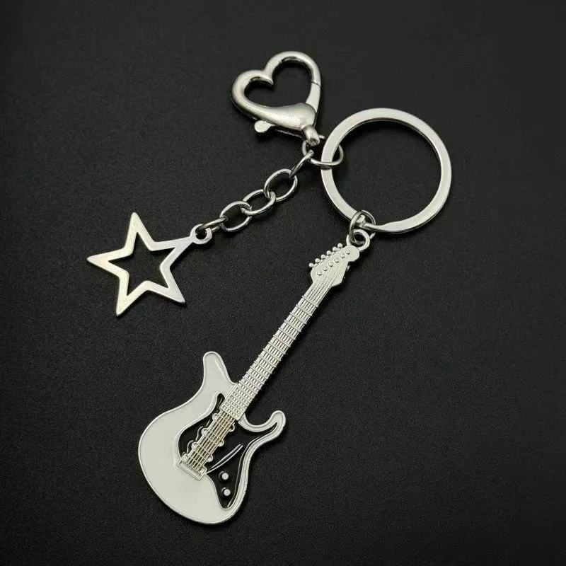 

Y2k Guitar Love Heart Key Chain for Men Women Cool Pentagram Pendant Fashion Rock Punk Accessories Gift