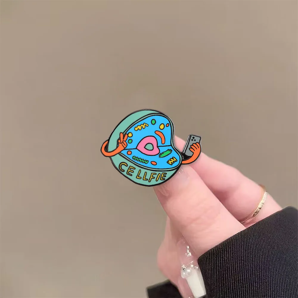 Lustige Wissenschaft CELLFIE Handy-Selfie-Wortspiel-Brosche Biologie-Liebhaber Emaille-Pin Schüler Lehrer Cartoon Humor Geek Geschenk – Detail 5