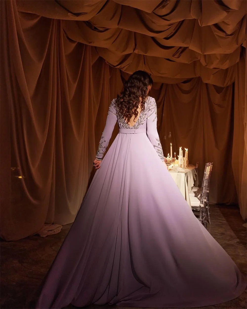 콘테사 맞춤 이브닝 드레스, 프롬 드레스, 우아한 라일락 크레이프 가운, 보트넥 긴팔 비즈 장식 소매 트레인, 웨딩 게스트용