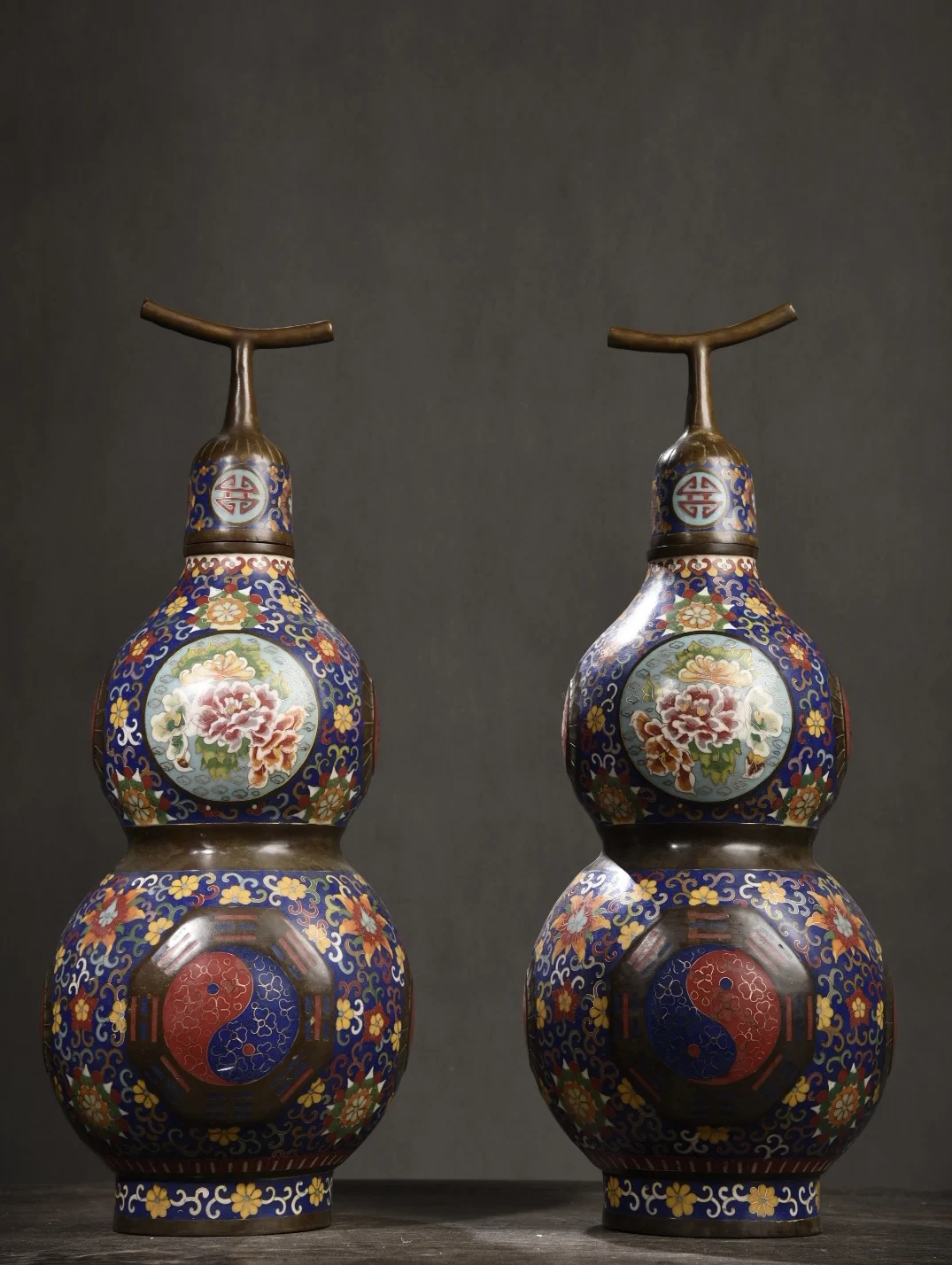 

23"Tibetan Temple Collection Old Bronze Cloisonne Enamel Gourd Town House Tai Chi Eight Trigrams Gourd A Pair Amulet Ornament