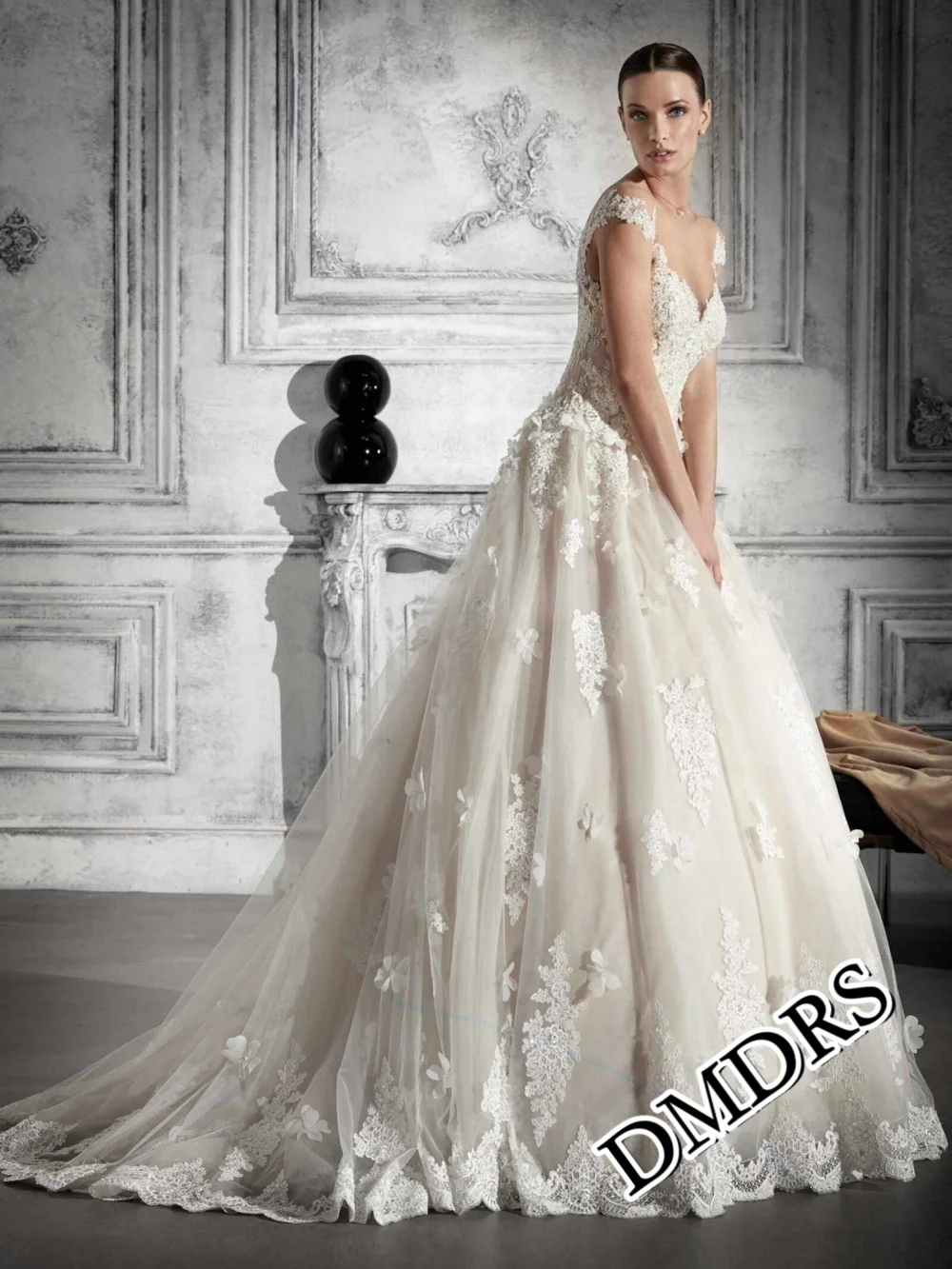 

DMDRS Sexy Spaghetti-Strap Wedding Dress Classic Sleeveless Bridal Gowns Formal Appliquéd Floor-Length Wedding Gowns Vestidos De