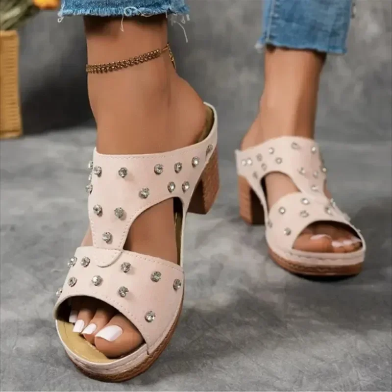 2025 夏のラウンドトゥの女性のスリッパ屋外チャンキーヒールの靴女性カジュアルローマンサンダル女性クリスタルオープントゥスリッパ
