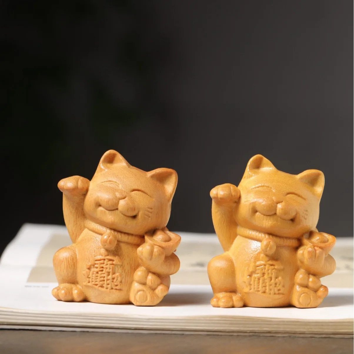 Golden Sandalwood New Lucky Cat Figurine Wenwan Hand Piece Desktop Home Decor Car Ornament Collectible Craft Souvenir Gift