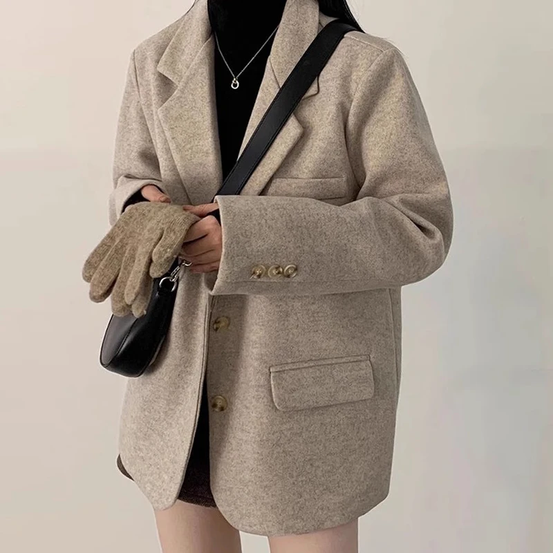 Chic Autumnal Loose Fit Casual Classic Style Long Sleeve Woolen Coat for Women Elegant Commuter Style Single Button Closure