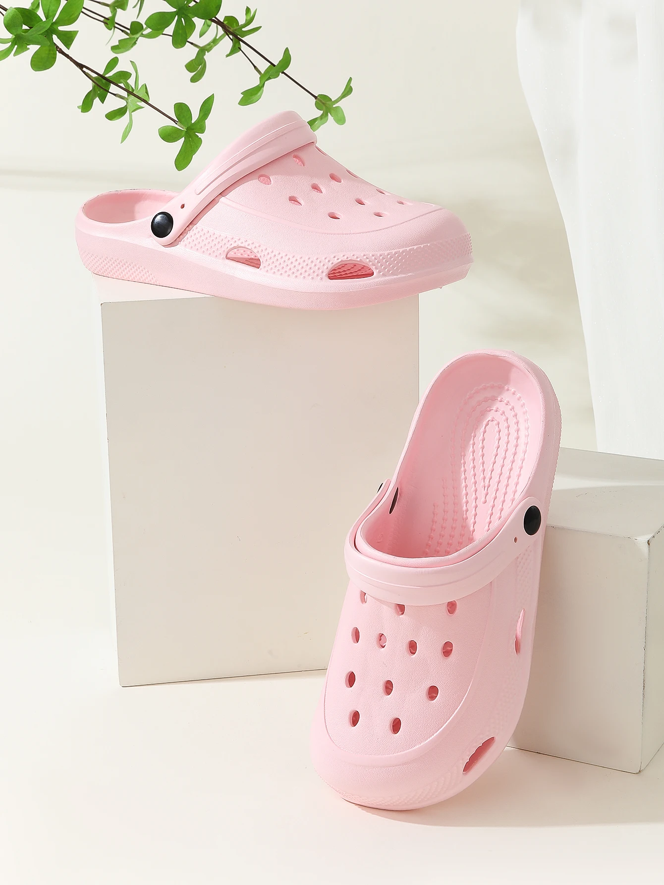 Women's Croc Shoes, Girls' Outerwear, Couples' Baotou Slippers,, Women's Home Shoes, Women's Sandals, Men's Croc Shoes image 3
