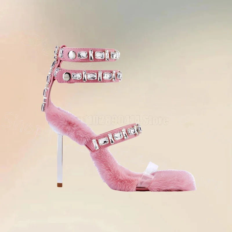 Sandali con tacco in metallo con design in pelliccia rosa e cinturino con bottoni Scarpe da donna Tacchi alti sottili Open Toe New Party 2025 Zapatos Para Mujere