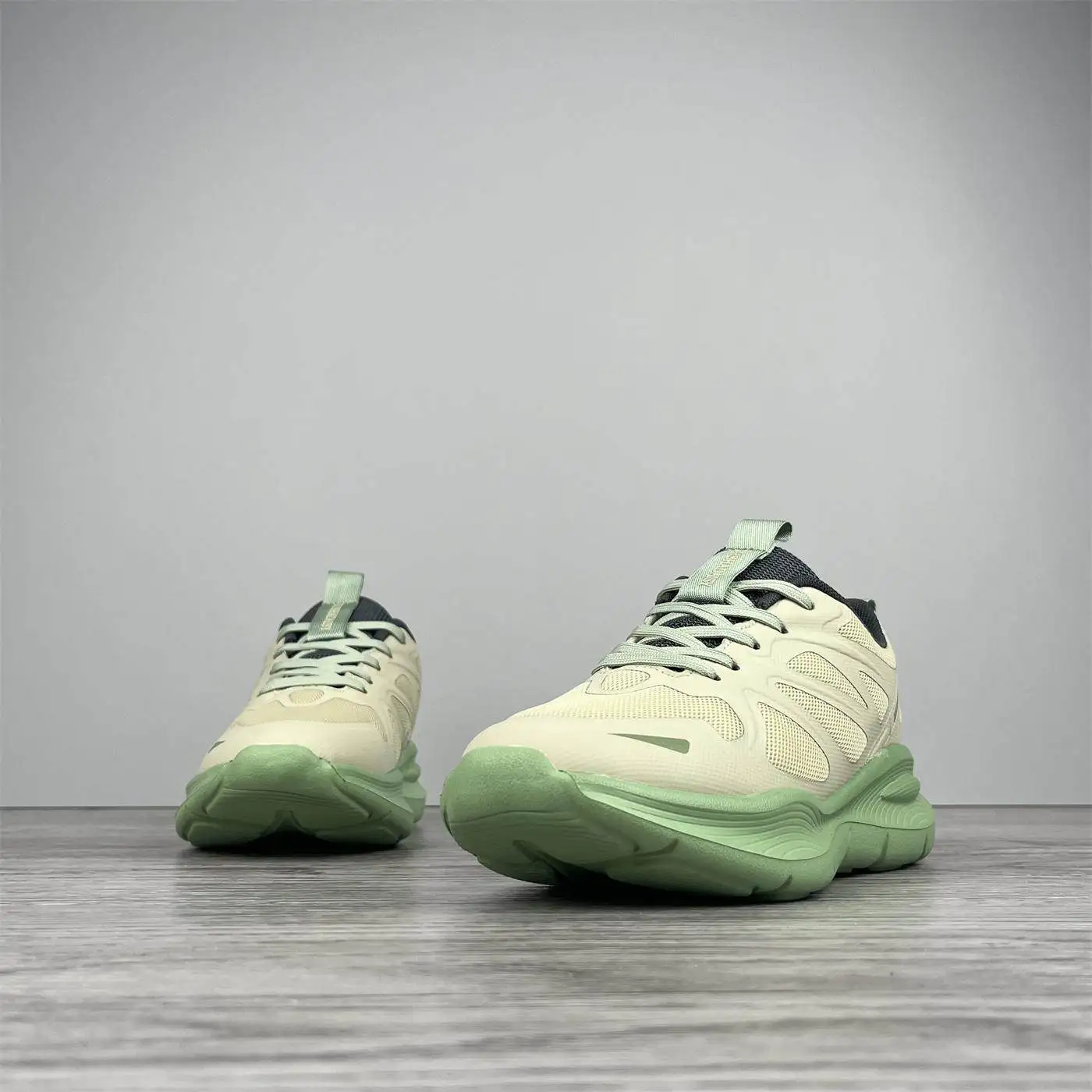 

Running shoes for men and women a pair for couples ultra-lightweight anti-slip durable shock-absorbing thick-soled sports shoes