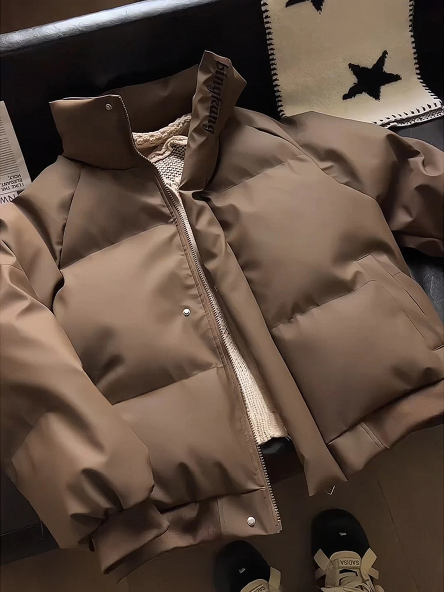 

Thiened Embroidered PU Leather Stand Collar Cotton Jaet Men's Winter American Retro Cleanfit ort Bread Sle Coat