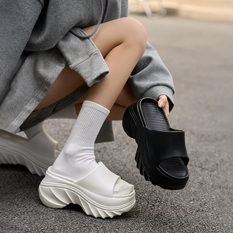 

Height-increasing Cooling Slippers for Women 2025 Summer New Style, Anti-slip Outdoor Slippers,Indoor Home Fashion Women's Shoes